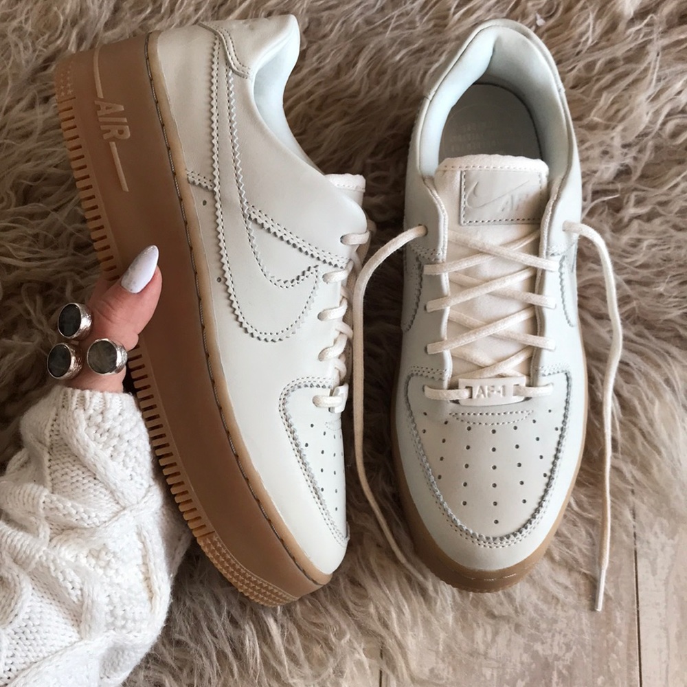 NWT Nike Air Force 1 sage LX - Picture 2 of 8